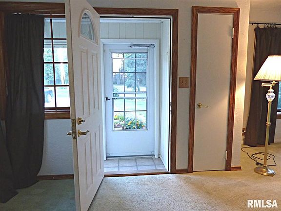 4th image of 702 W Brow Ct