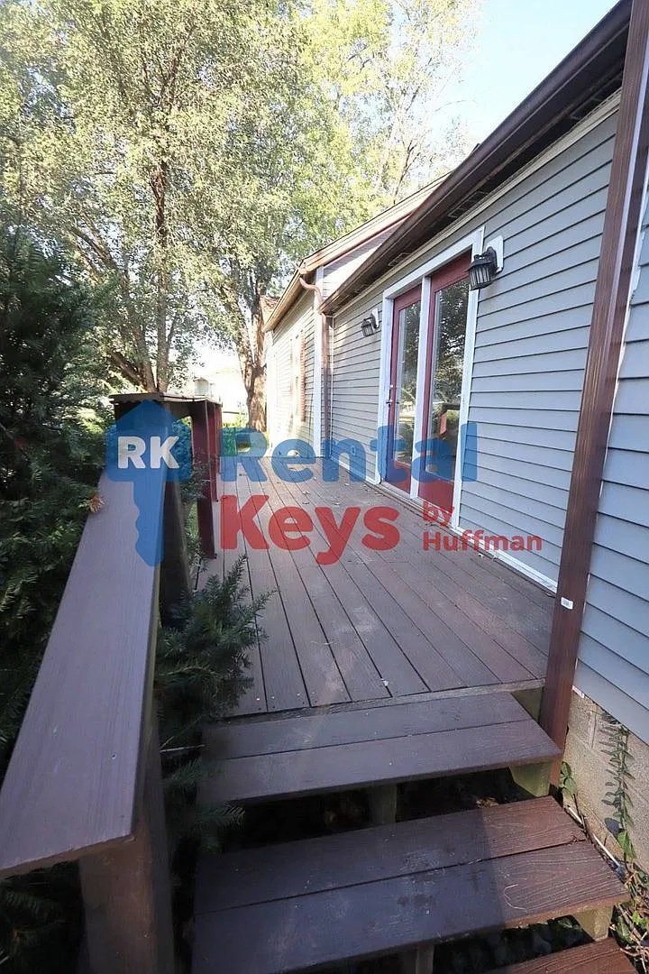 Three Bedroom House | Two Bathrooms | Two Car Garage — Photo 2