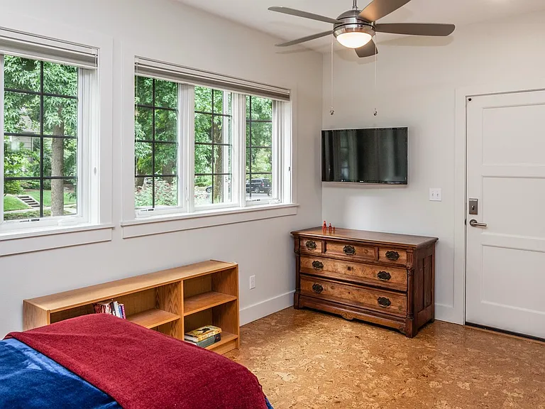 3109 SE Claybourne St #B — Photo 2