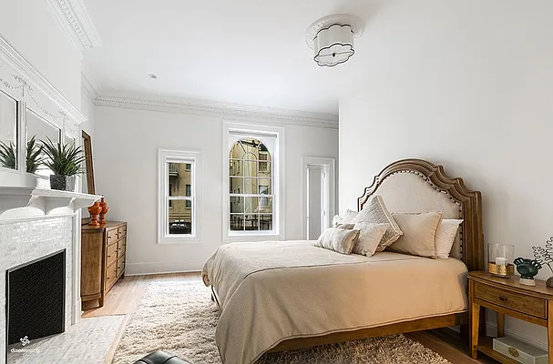 Rented by Dixon Advisory USA Inc. | media 40