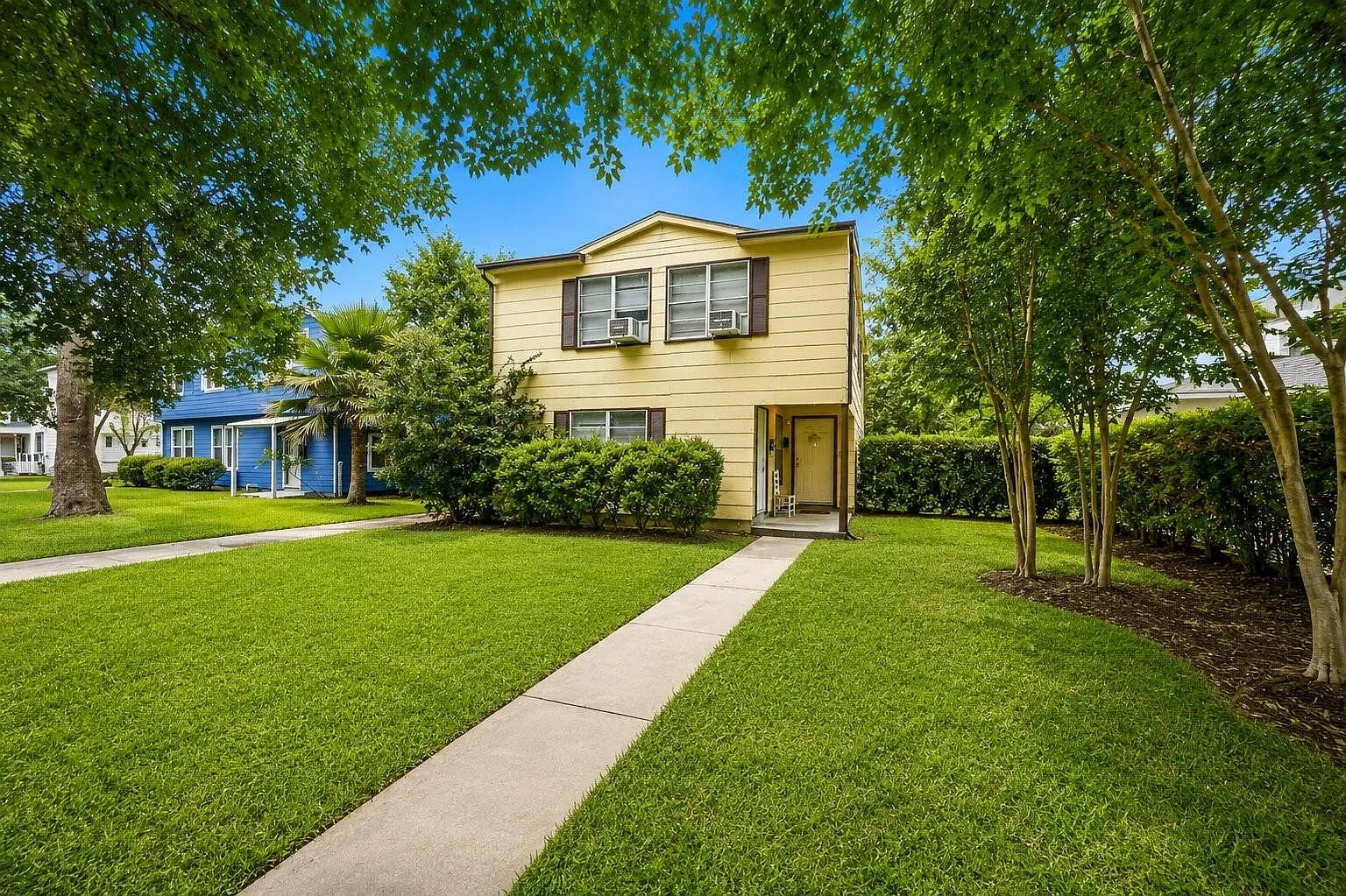 2 bed, 1.0 bath, 847 sqft, $945 — Photo 2