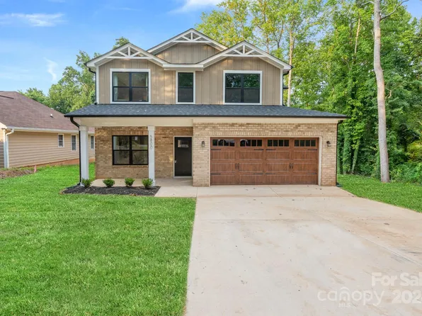 5800 Edinborough Dr, Charlotte, NC 28216