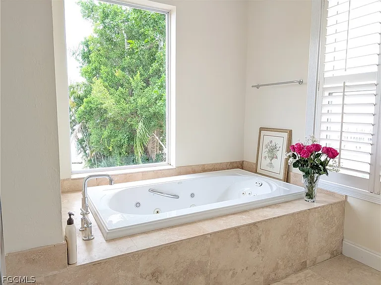2878 Valencia Way — Photo 28