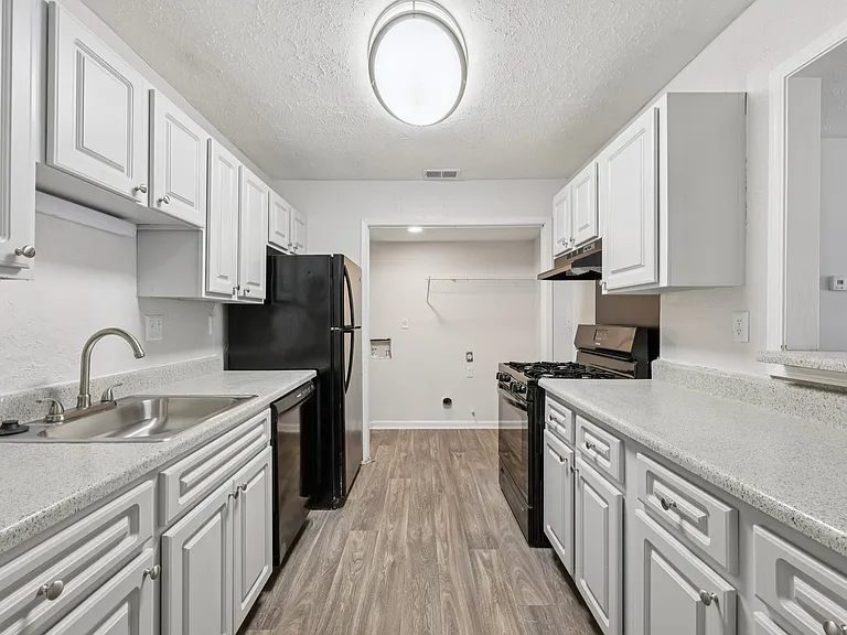Birch Run Apartments — Photo 16