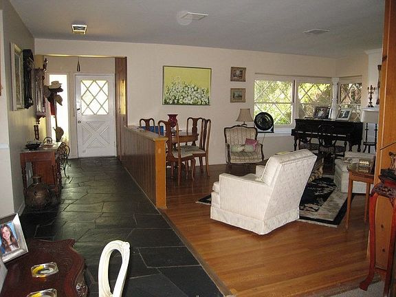 Main Entrance & Living Room