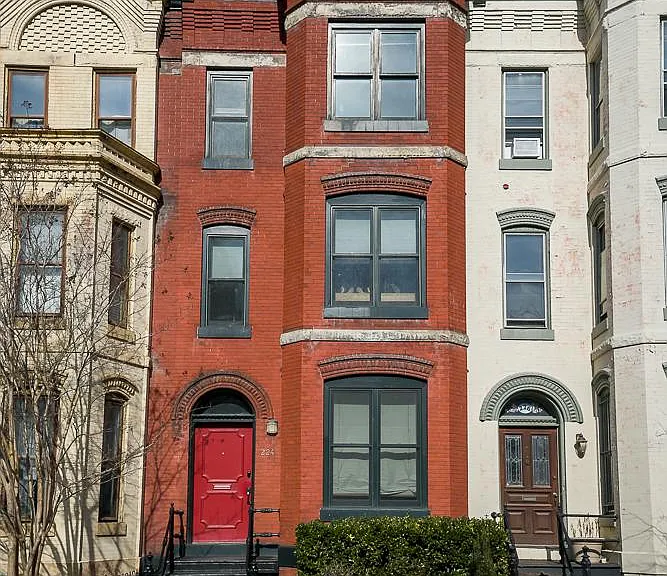 224 E St NE — Photo 54