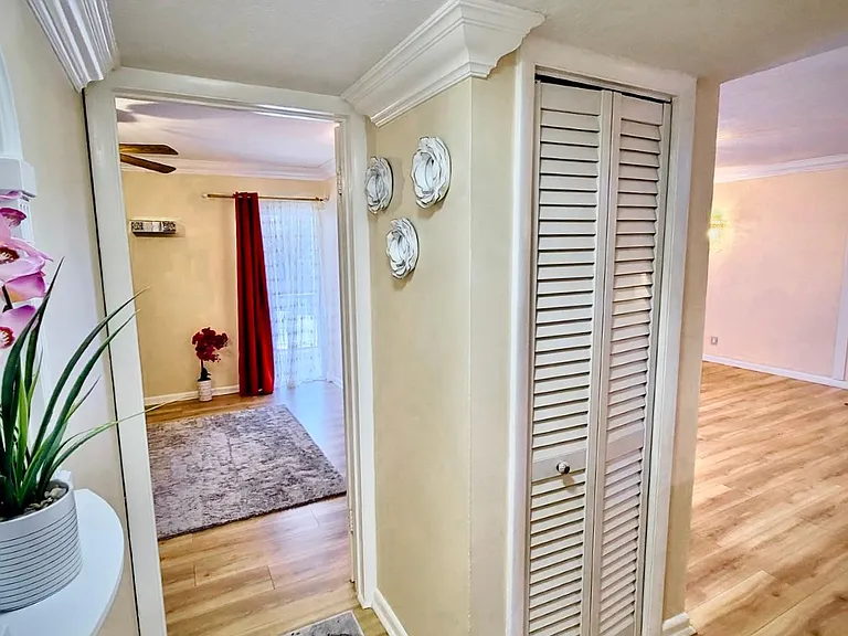 616 NW 13th St #24 — Photo 35