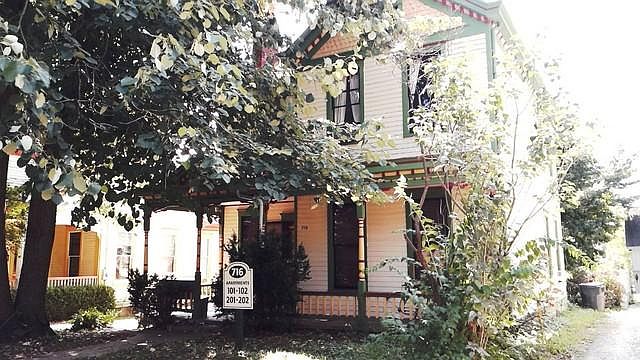1st image of 716 W Maxwell St APT 201