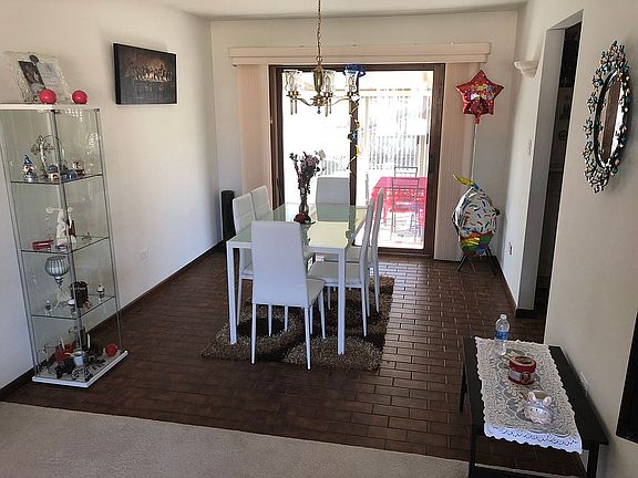 3rd image of 10446 Broadmoor Dr