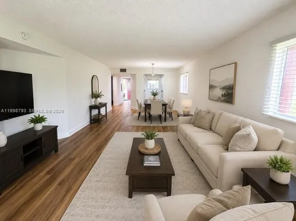 1600 SW 127th Way APT 101C, Pembroke Pines, FL 33027