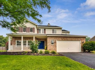 1071 Aster Ct, Mundelein, IL 60060