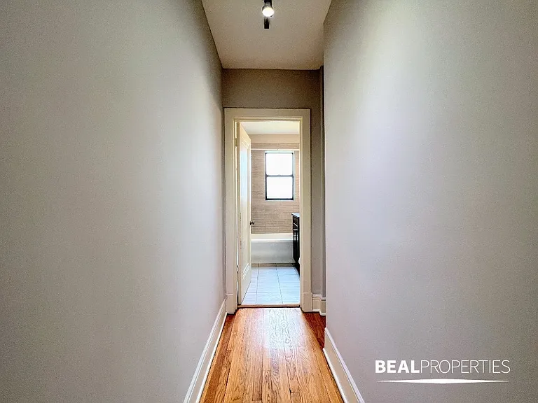 2321 N Rockwell St #B3 — Photo 11
