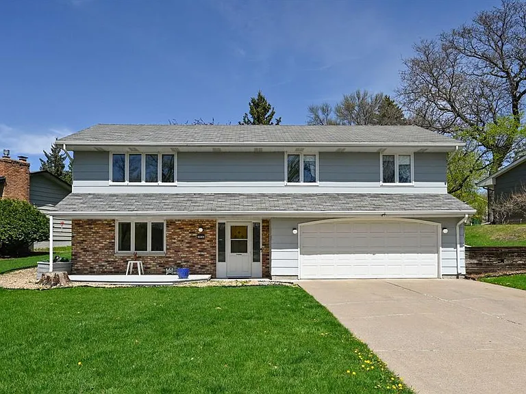 3916 Ensign Ave N — Photo 1