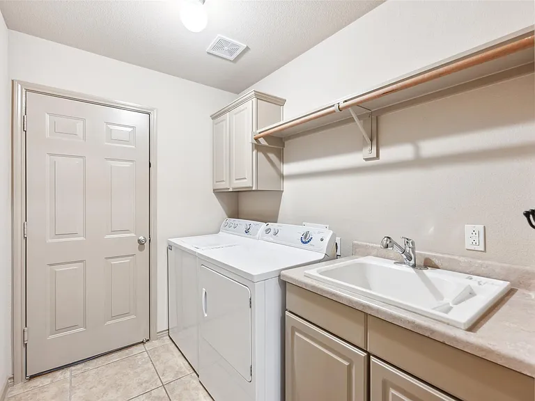 7586 Saint Stephens Sq — Photo 14
