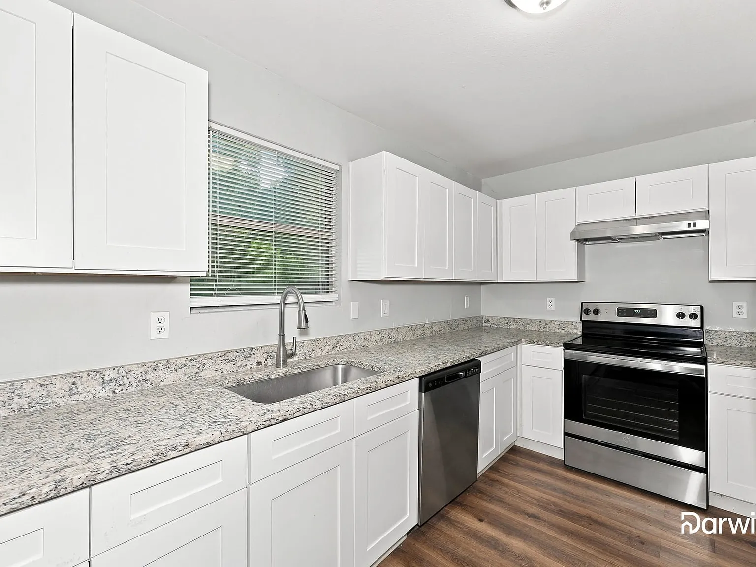 3 bed, 2.5 bath, 1347 sqft, $1,780 — Photo 2