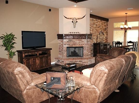 2nd image of 6325 Pinionpark Way