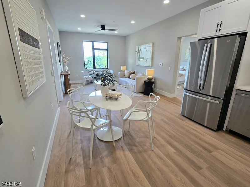 2 bed, 2.0 bath, 1176 sqft, $3,445 — Photo 2