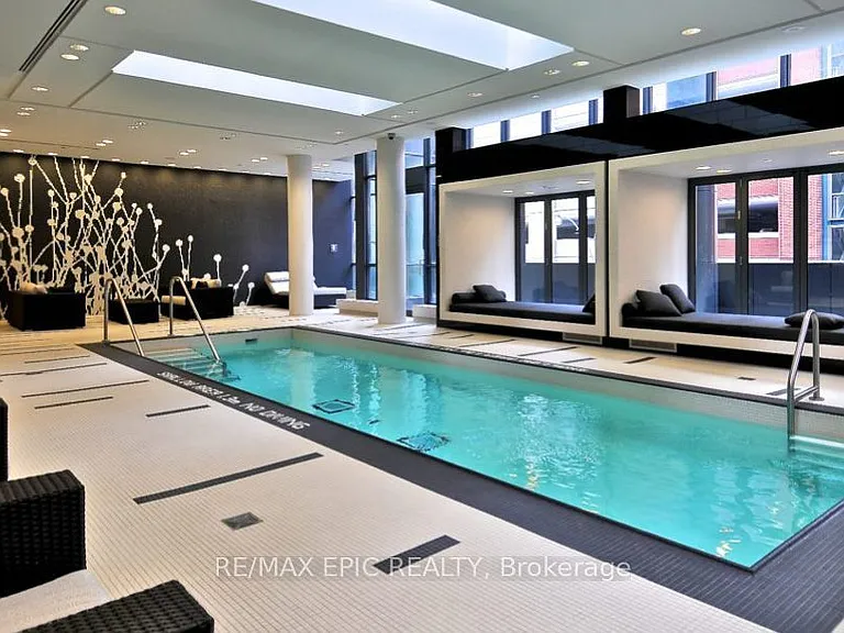 770 Bay St #702 — Photo 19