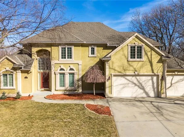 6119 S National Dr, Kansas City, MO 64152