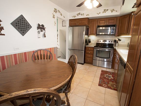 4th image of 545 E Park Ave