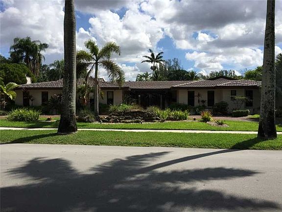 2nd image of 15741 Turnberry Dr