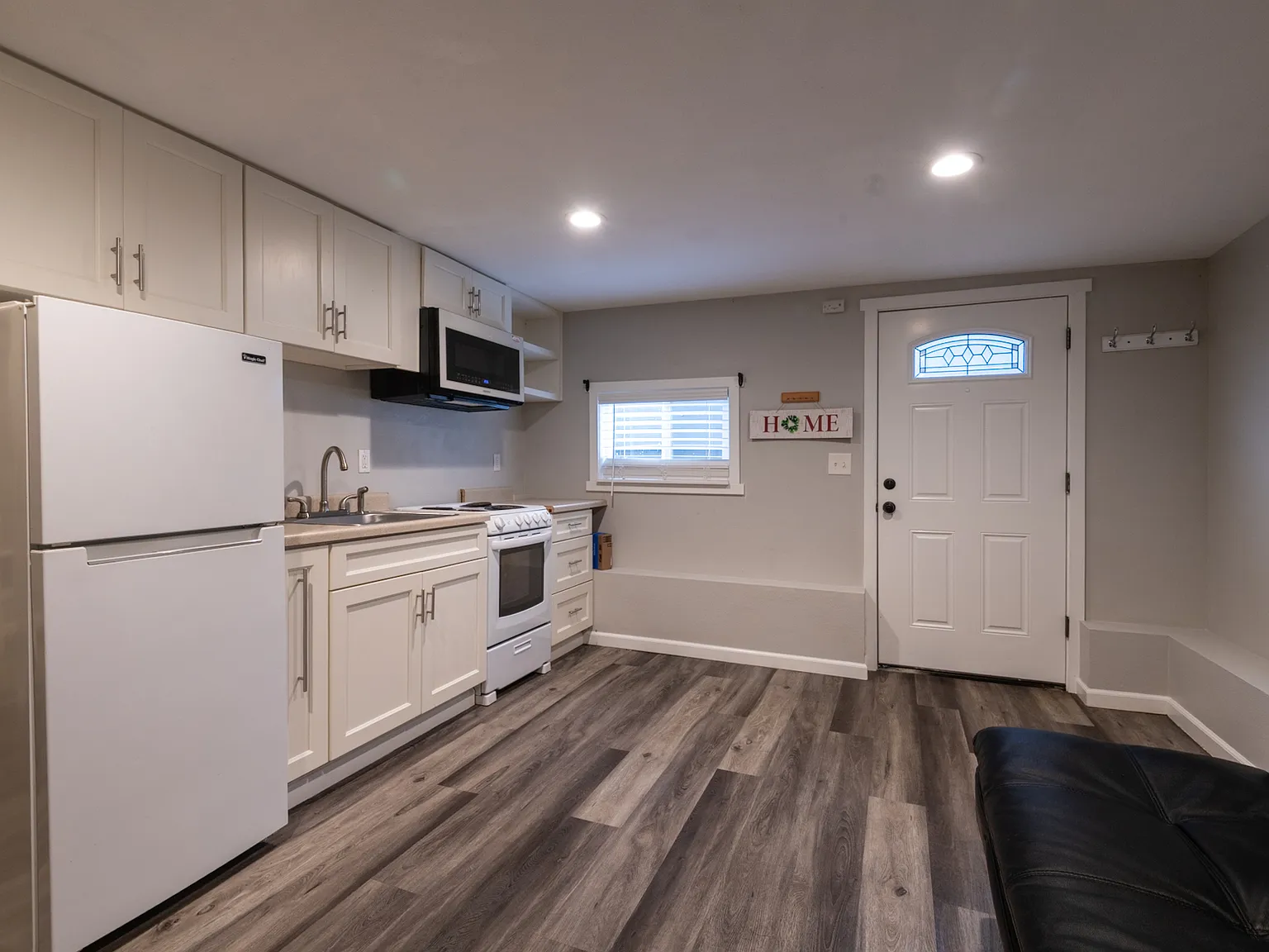 2 bed, 800 sqft, $1,850 — Photo 1