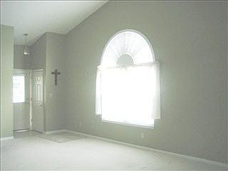 4th image of 1229 Arlington Dr