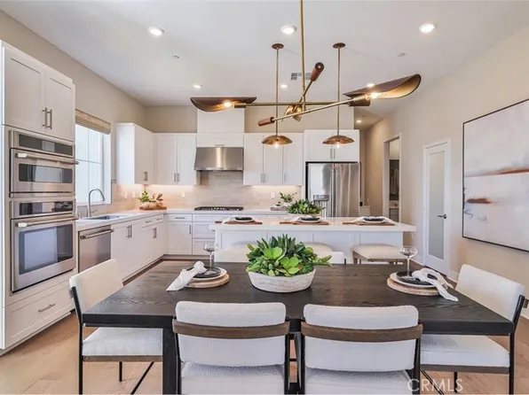 27423 Shining Willow Ln, Valencia, CA 91381