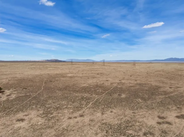 61 Locked Gate Rd, Belen, NM 87002
