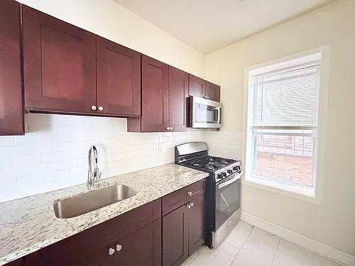 13 Broadway #22L Photo 1