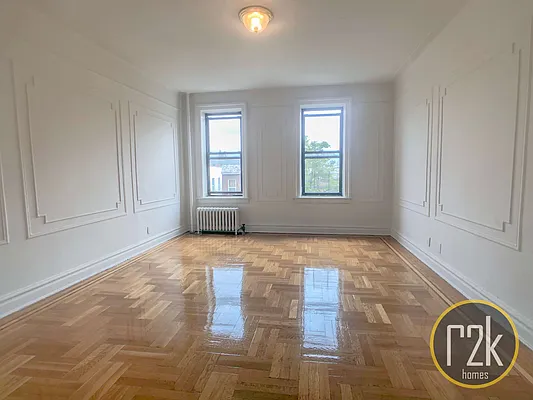 Rented by Realty 2000 Corp | media 1