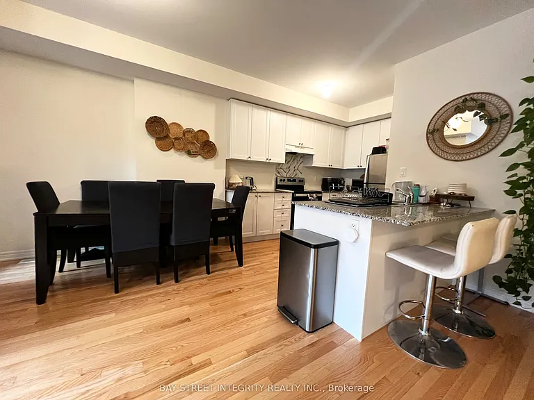 514 Littlewood Ln — Photo 5