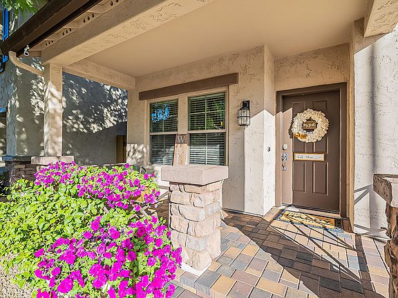 3rd image of 2528 W Lucia Dr