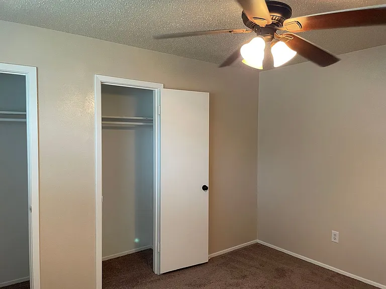 5025 Loch Lomond Dr — Photo 24
