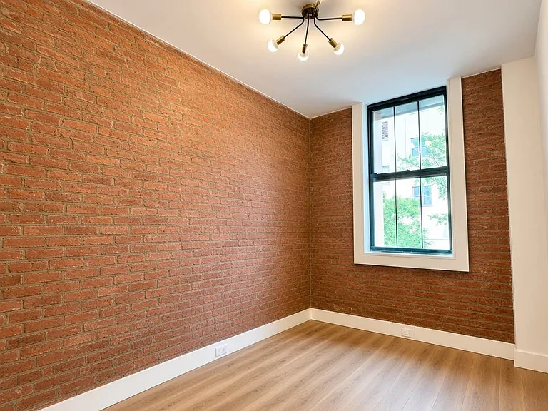 16 Howard Ave #2B — Photo 6