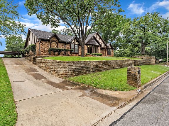 2nd image of 2241 Mountainview Dr