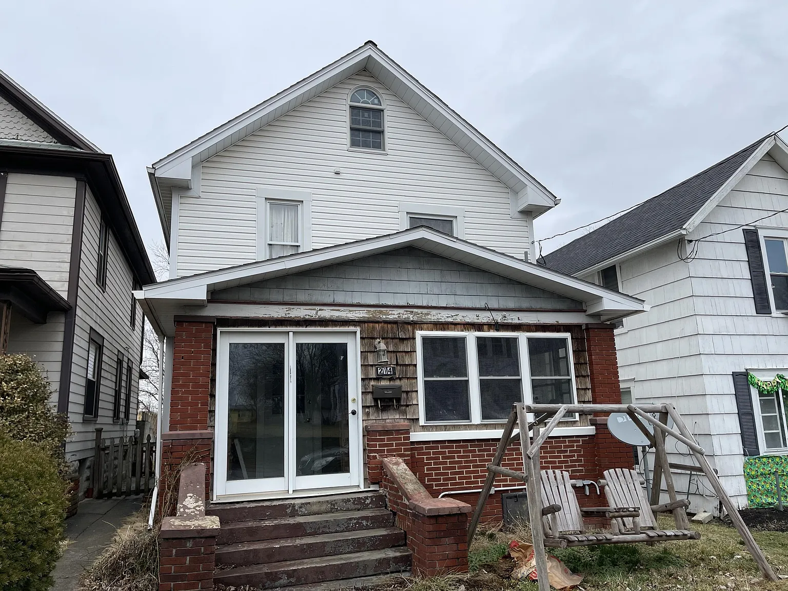 214 Gurley Ave photo 1