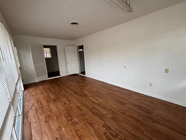 4101 Glen St — Photo 13