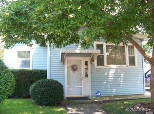 353 N Plum St, Carlinville, IL