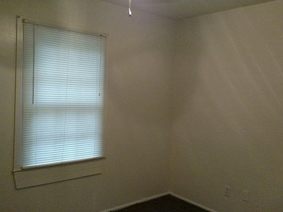 3rd image of 814 E Brookwood Dr
