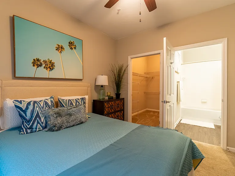 Oaks at Normandy Apartments — Photo 18