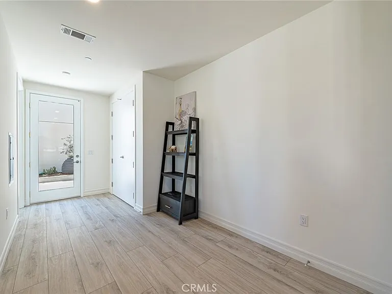 160 N New Ave #8 — Photo 10