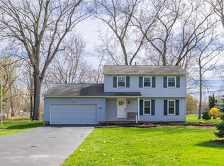 1006 Heritage Park Dr, Webster, NY 14580