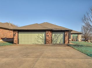624 Applewood St, Moore, OK 73160