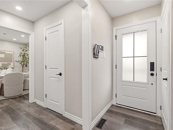 2nd image of 1191 Limeridge Rd E