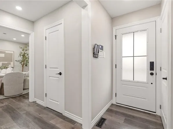 1191 Limeridge Rd E, Hamilton, ON L8W 1E9