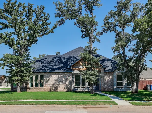 1208 Oak Harbor Blvd, Azle, TX 76020