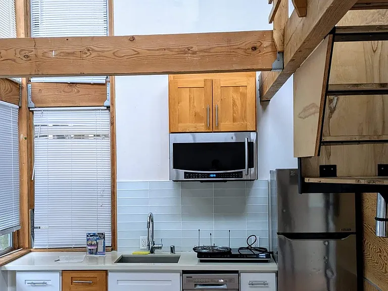 460 Mariposa St — Photo 4
