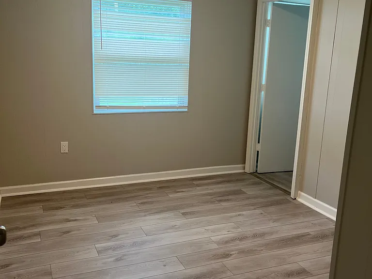 1133 Railroad Dr — Photo 10