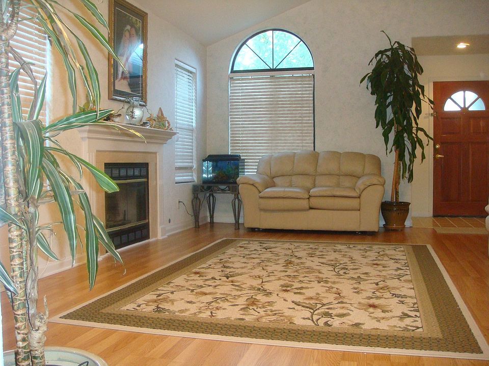 2nd image of 316 Michael Dr